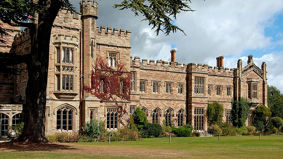 Hampton Court Castle