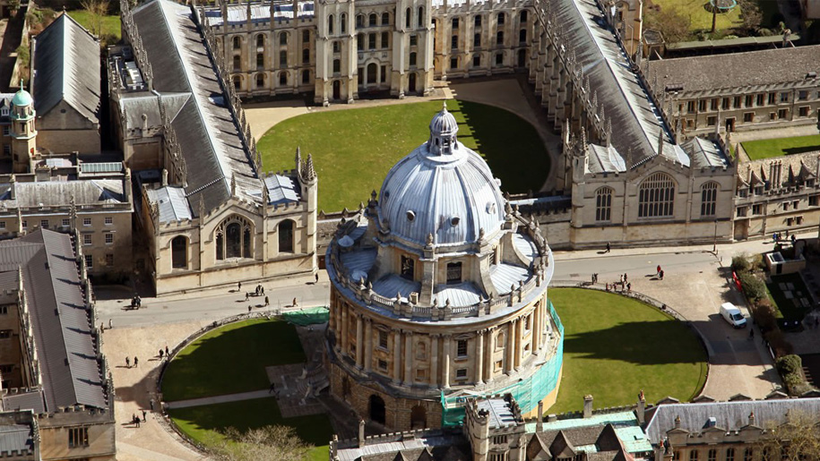 aerial view of radcliffe camera