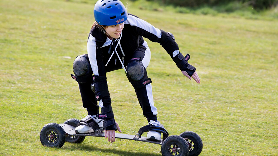 Stubbers smash camps child on skate board