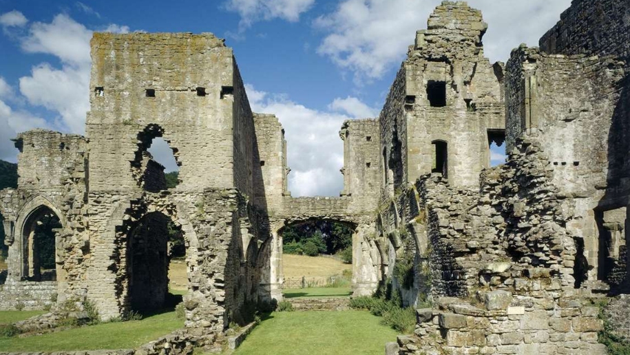 easby abbey ruins