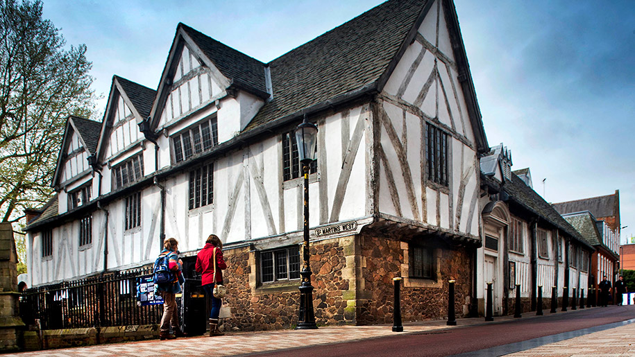 leicester guildhall medieval building