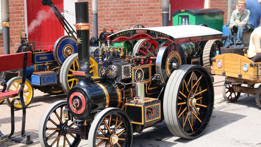 vintage train at Moors Valley Railway