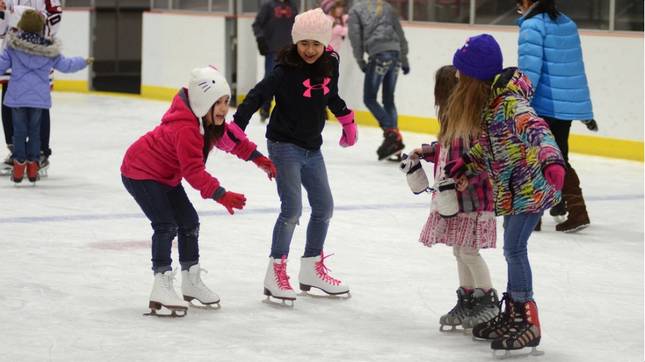 girls skating