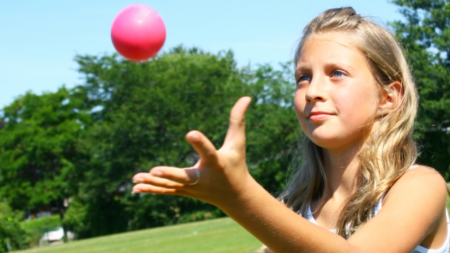 Super Camps child juggling