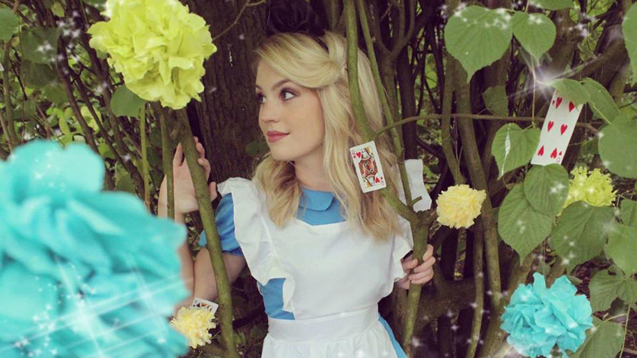 alice in wonderland in the trees