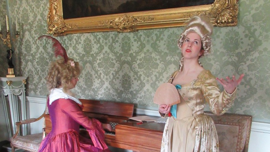 singing ladies in Georgian dress