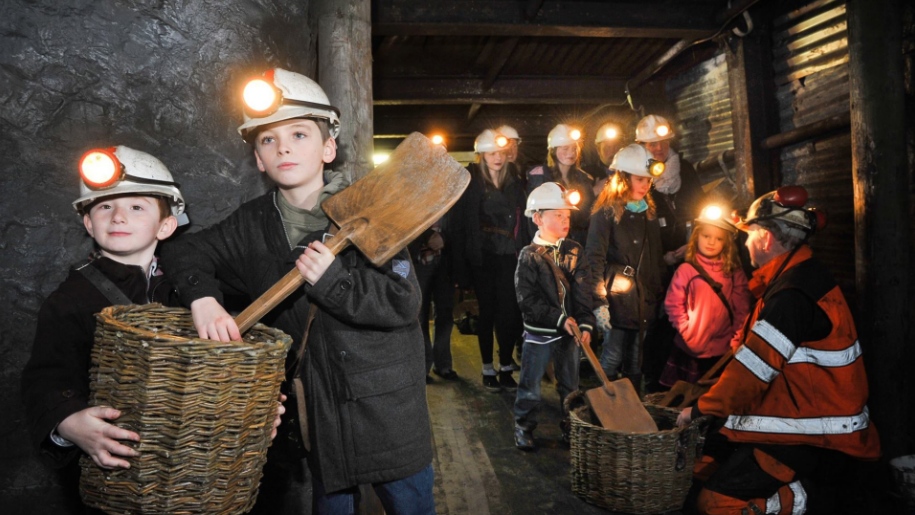 children inside coal mine