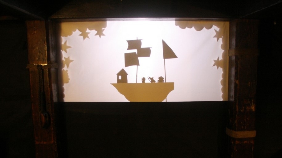 pirate ship shadow puppet