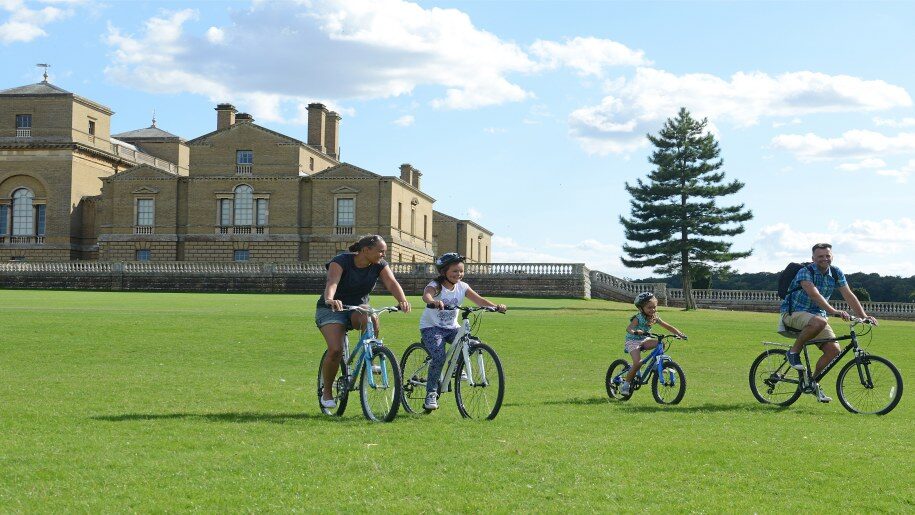 Holkham children on bicycles 915x515