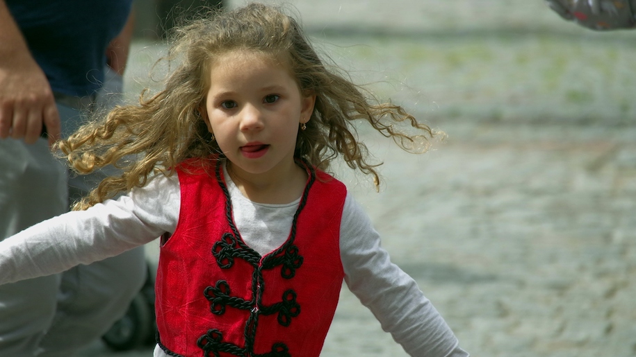 girls dancing red waistcoat gobefest