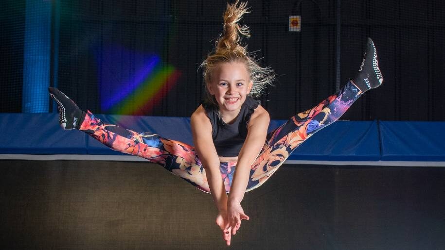 Jump Chelmsford Girl doing splits on trampoline