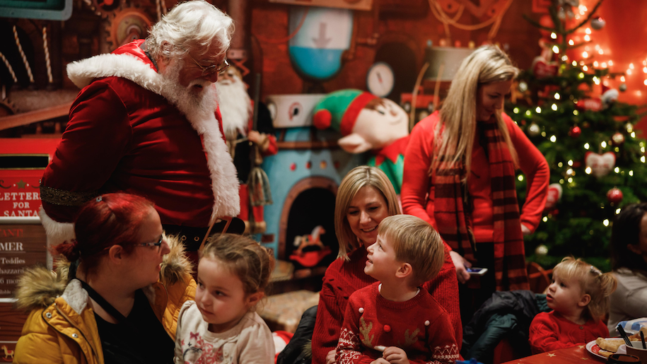 Thornton Hall Farm Christmas Adventure - Events | Lets Go With The Children