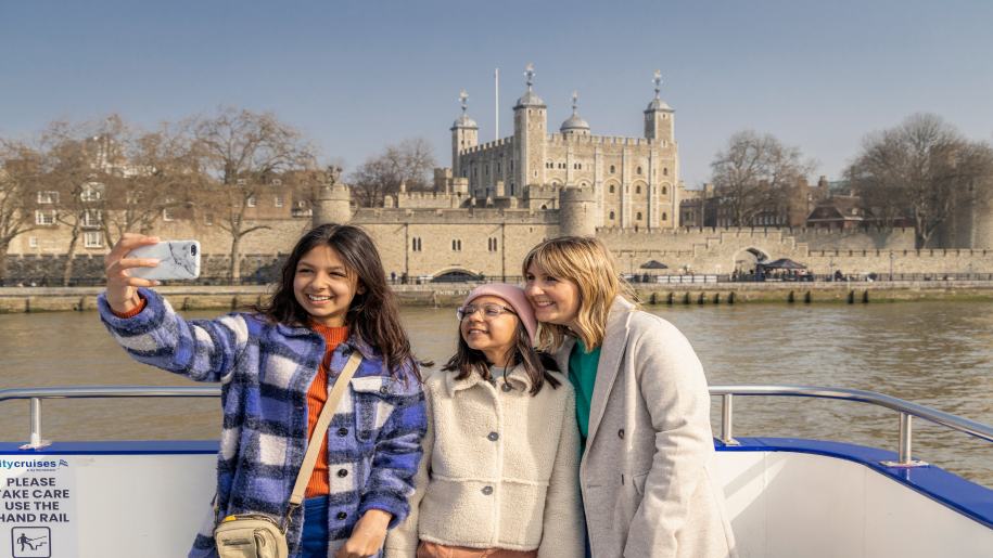 Mother and daughter on a cruise around London