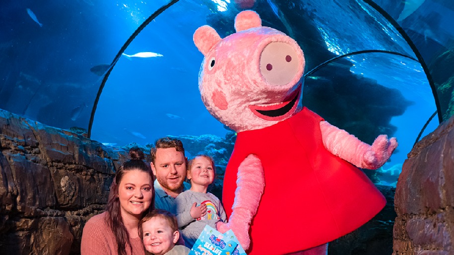 Sea Life Great Yarmouth Peppa Pig with a family