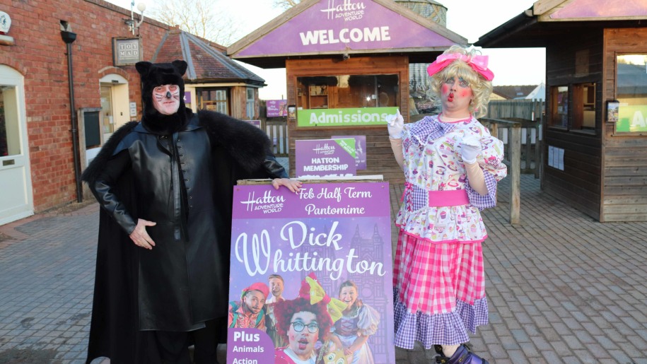 February half term pantomime at Hatton Adventure World.