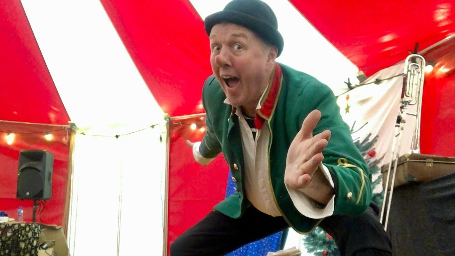 Children's entertainer in the big top at Hogshaw Farm.
