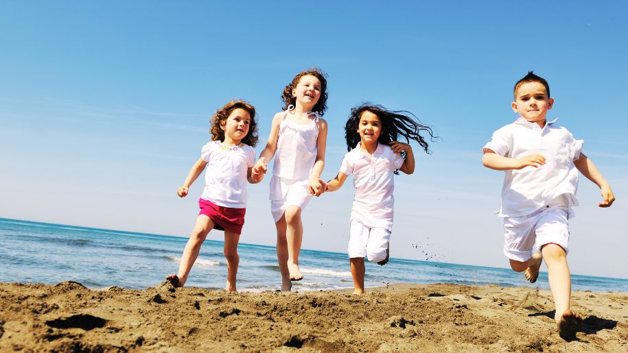 GENERIC CHILDREN AT THE BEACH