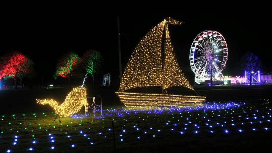 Christmas light installations with Big Wheel in the background.