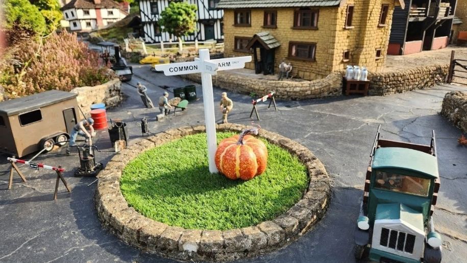 https://www.bekonscot.co.uk/